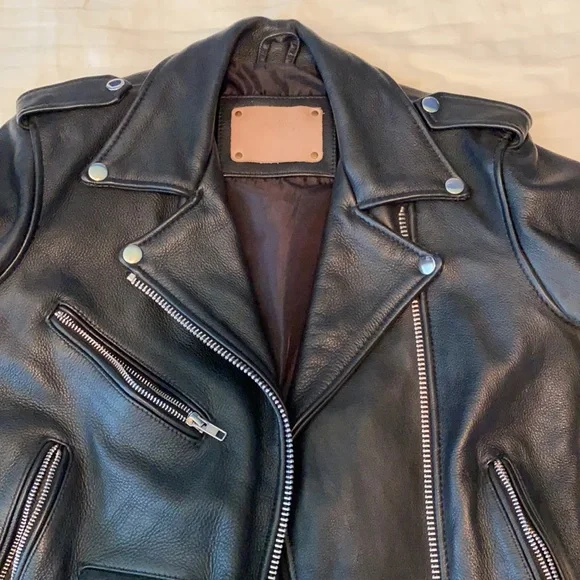 Understated black leather jacket moto jacket - Picture 7 of 16